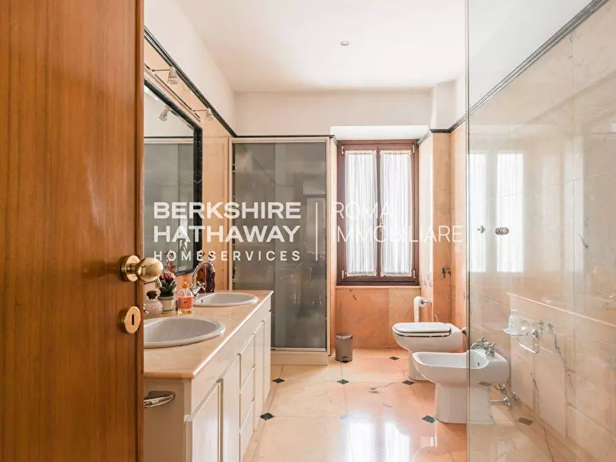 Immagine 13 di Appartamento in vendita  in Via Gaeta a Roma