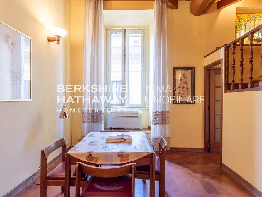 Immagine 5 di Appartamento in vendita  in Via Del Gesu' a Roma