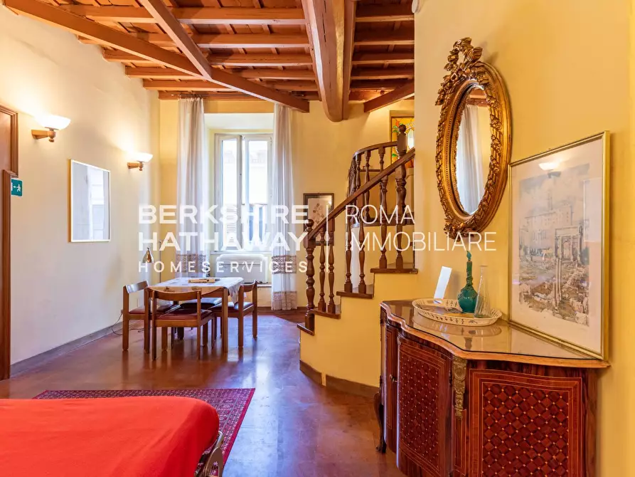 Immagine 8 di Appartamento in vendita  in Via Del Gesu' a Roma