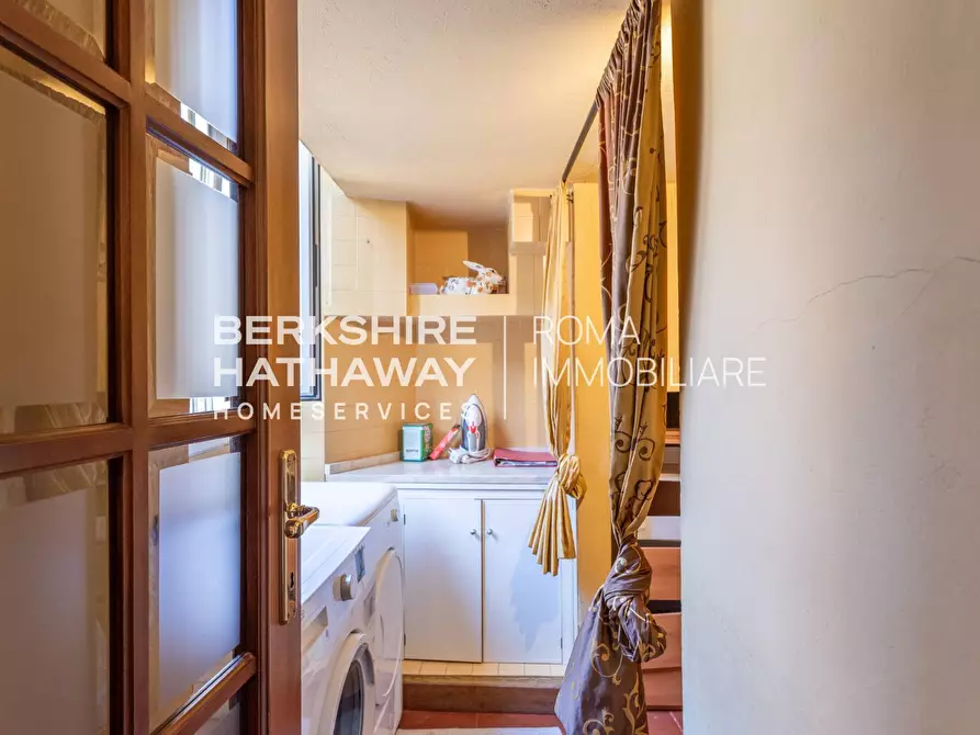 Immagine 12 di Appartamento in vendita  in Via Del Gesu' a Roma