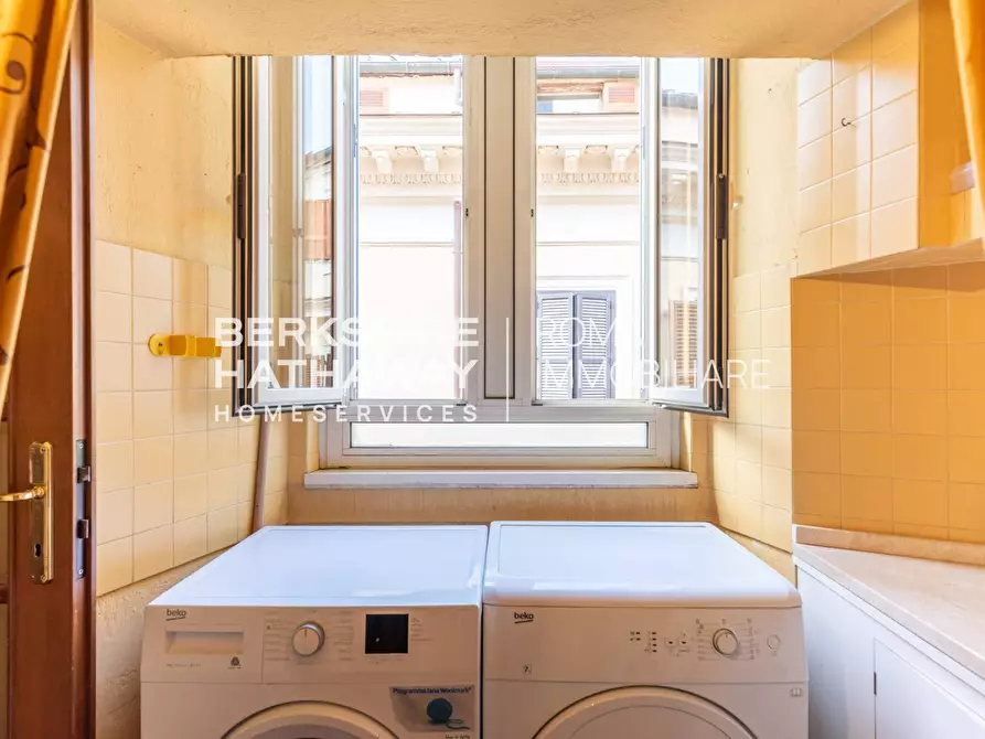 Immagine 14 di Appartamento in vendita  in Via Del Gesu' a Roma