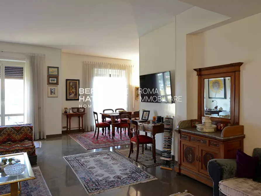 Immagine 3 di Appartamento in vendita  in Via Salento a Roma