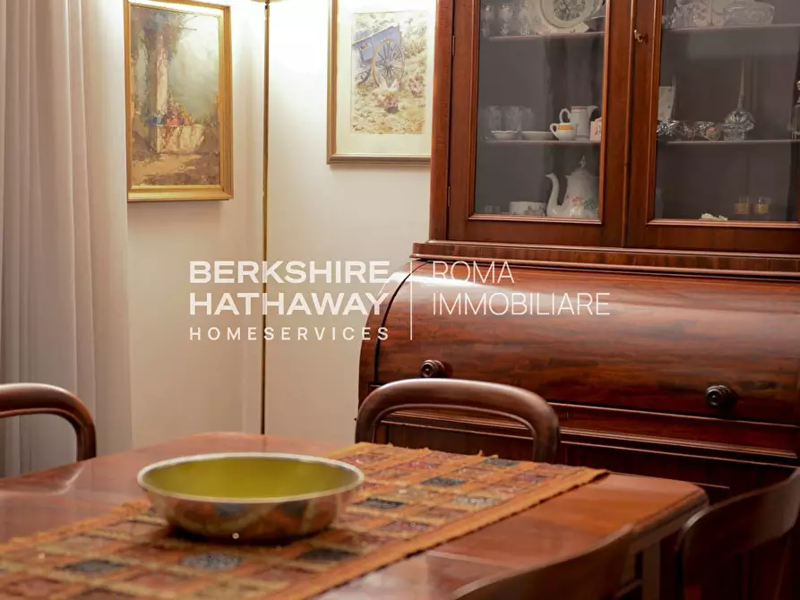 Immagine 5 di Appartamento in vendita  in Via Salento a Roma