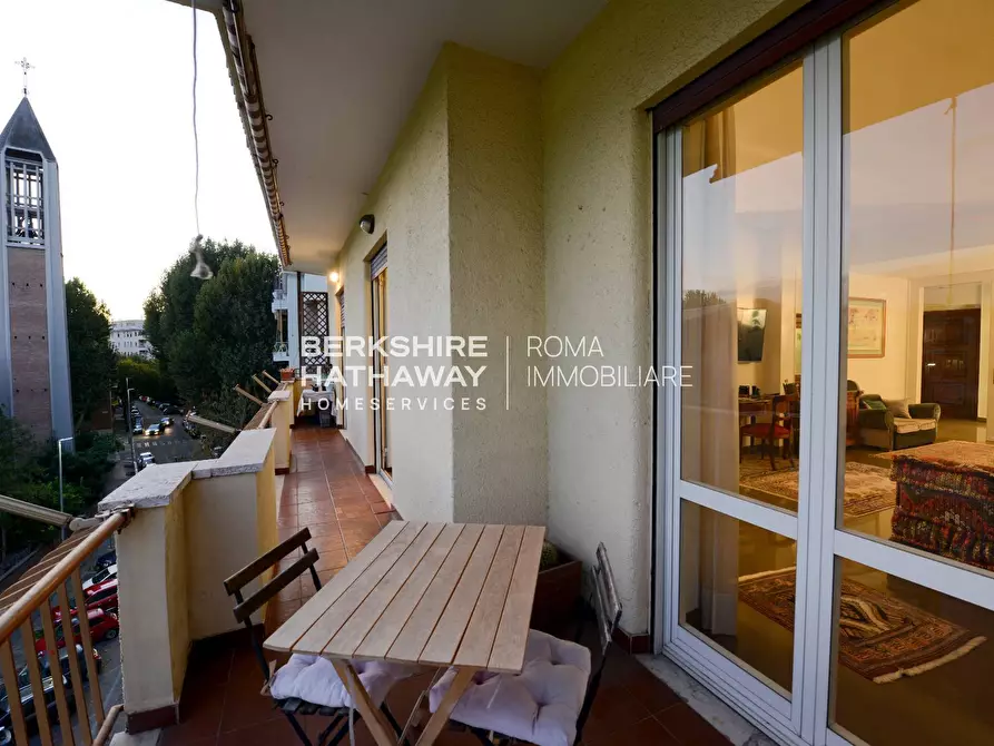 Immagine 6 di Appartamento in vendita  in Via Salento a Roma