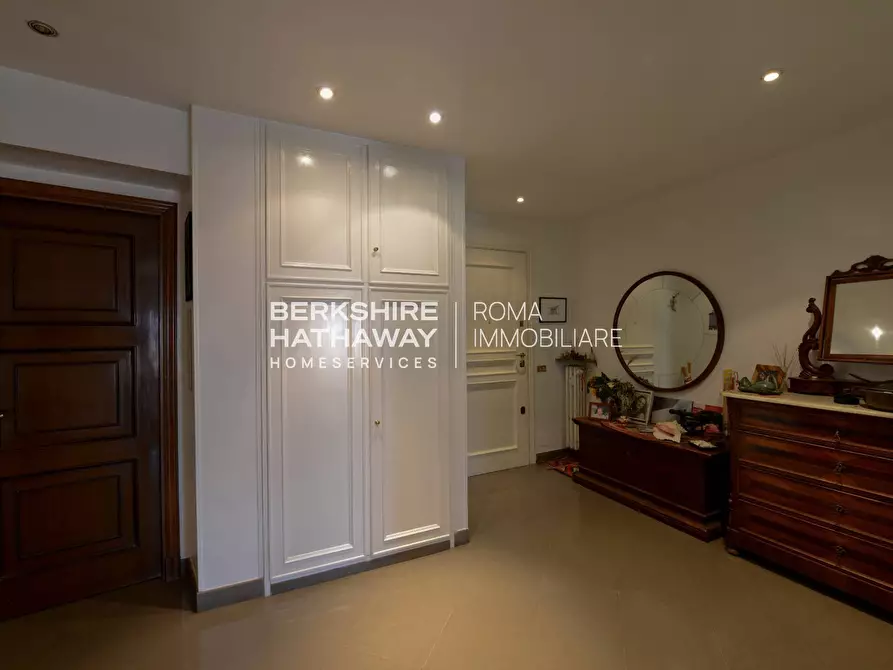 Immagine 8 di Appartamento in vendita  in Via Salento a Roma