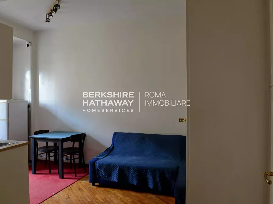 Immagine 16 di Appartamento in vendita  in Via Salento a Roma