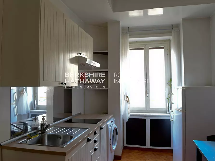 Immagine 17 di Appartamento in vendita  in Via Salento a Roma