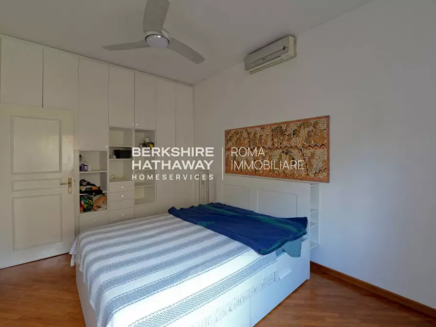 Immagine 19 di Appartamento in vendita  in Via Salento a Roma