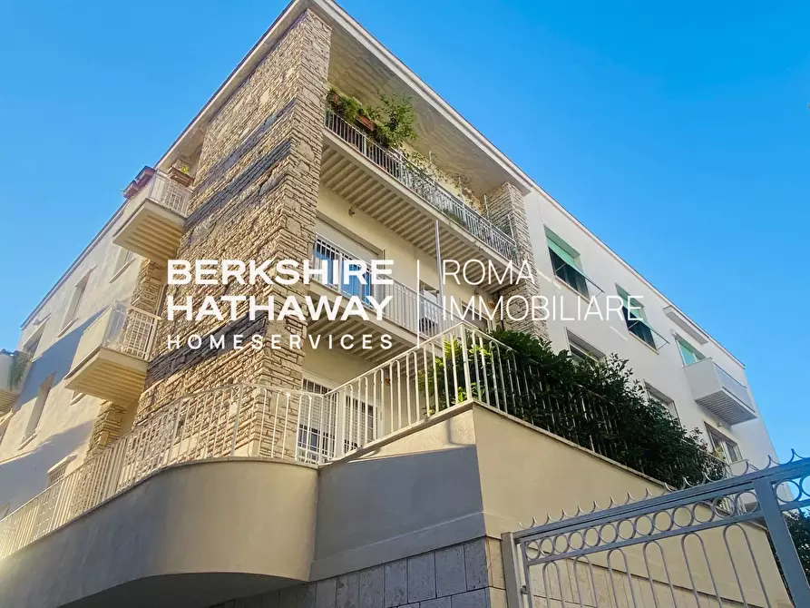 Immagine 1 di Appartamento in vendita  in Via dei Monti Parioli a Roma