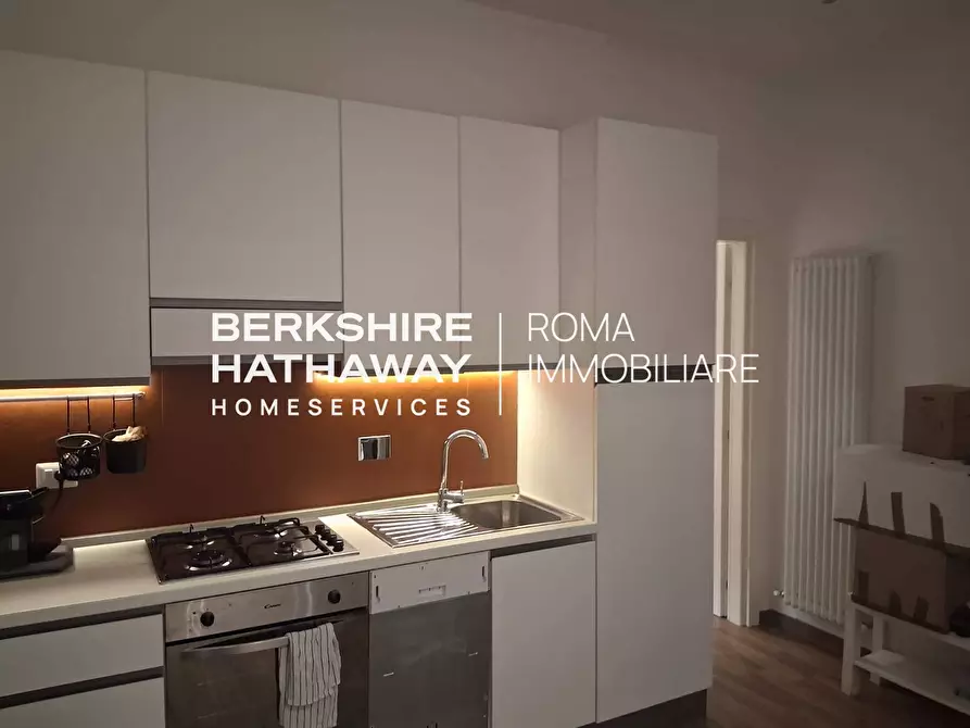 Immagine 8 di Appartamento in vendita  in Via dei Monti Parioli a Roma