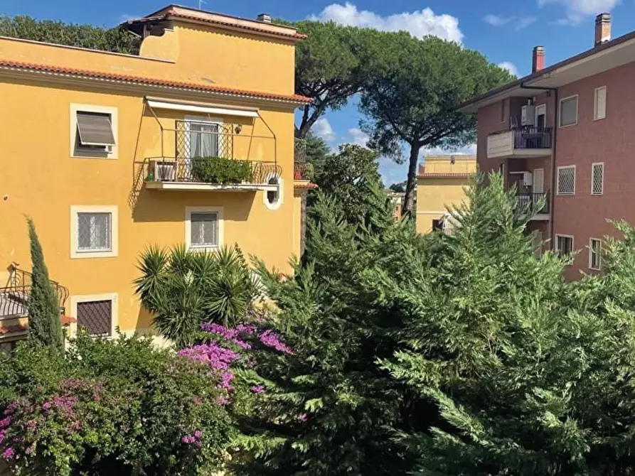 Immagine 2 di Appartamento in vendita  in Via Pietro Paolo Vergerio a Roma