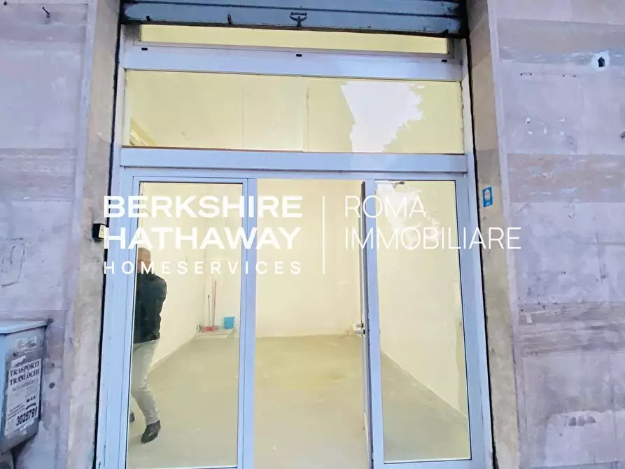 Immagine 2 di Locale commerciale in affitto  in Sangemini 82 a Roma