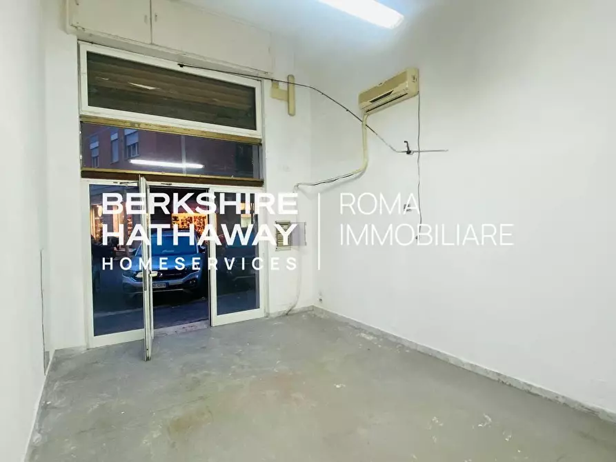 Immagine 3 di Locale commerciale in affitto  in Sangemini 82 a Roma