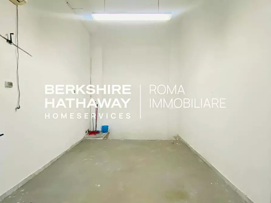 Immagine 4 di Locale commerciale in affitto  in Sangemini 82 a Roma