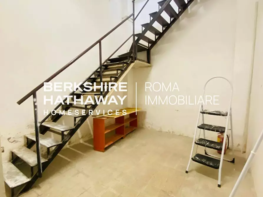 Immagine 6 di Locale commerciale in affitto  in Sangemini 82 a Roma