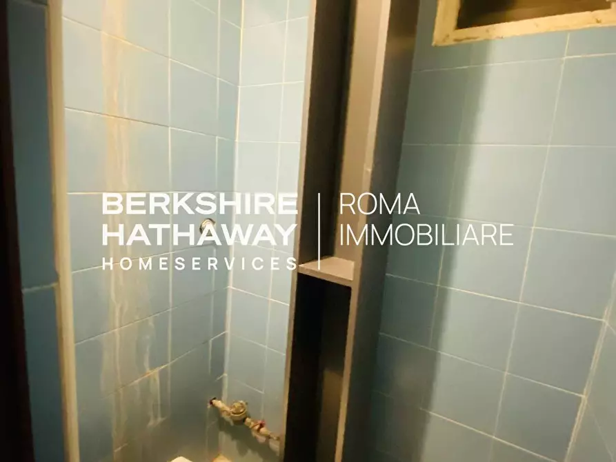 Immagine 8 di Locale commerciale in affitto  in Sangemini 82 a Roma