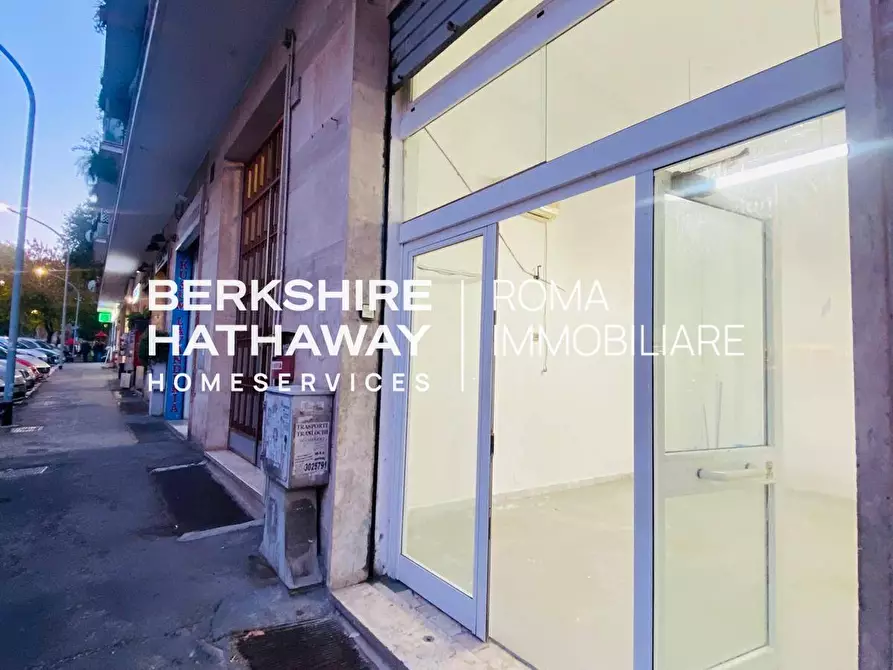 Immagine 9 di Locale commerciale in affitto  in Sangemini 82 a Roma