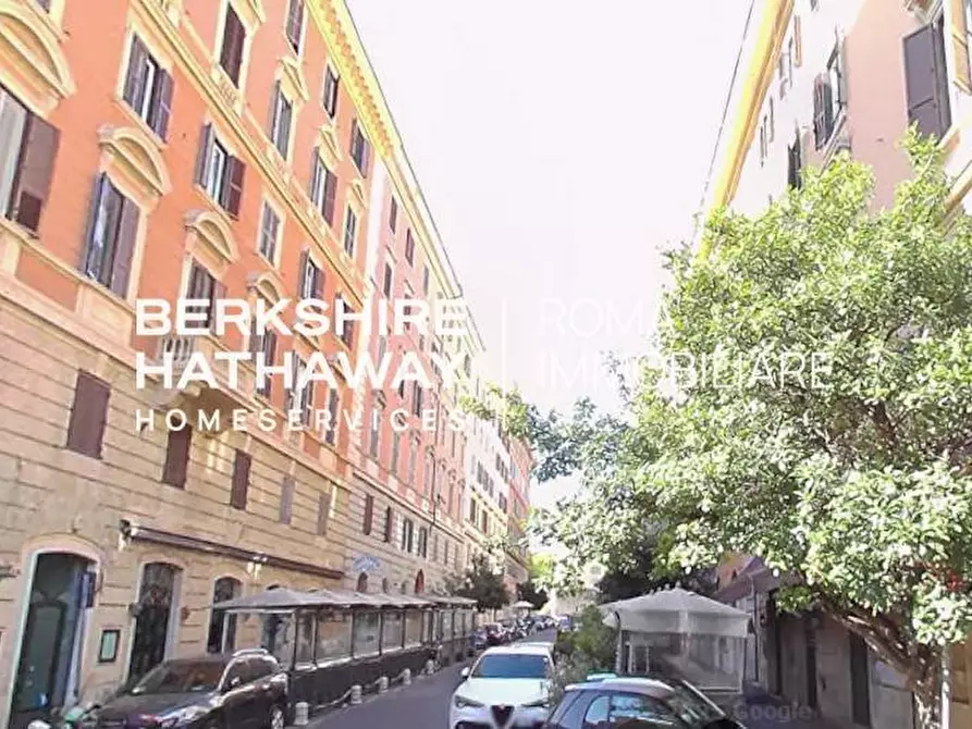 Immagine 1 di Locale commerciale in vendita  in Via Alessandria a Roma