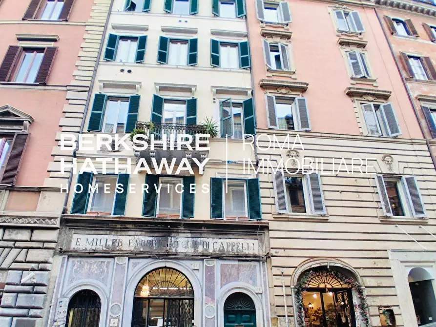 Immagine 12 di Locale commerciale in affitto  in Via Capo le Case 47 a Roma