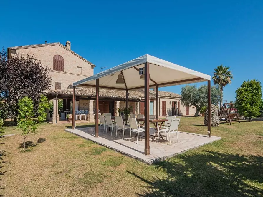 Immagine 1 di Villa in vendita  a Porto San Giorgio