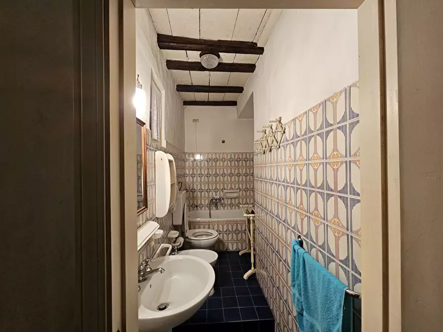 Immagine 11 di Casa indipendente in vendita  in uffreducci a Fermo