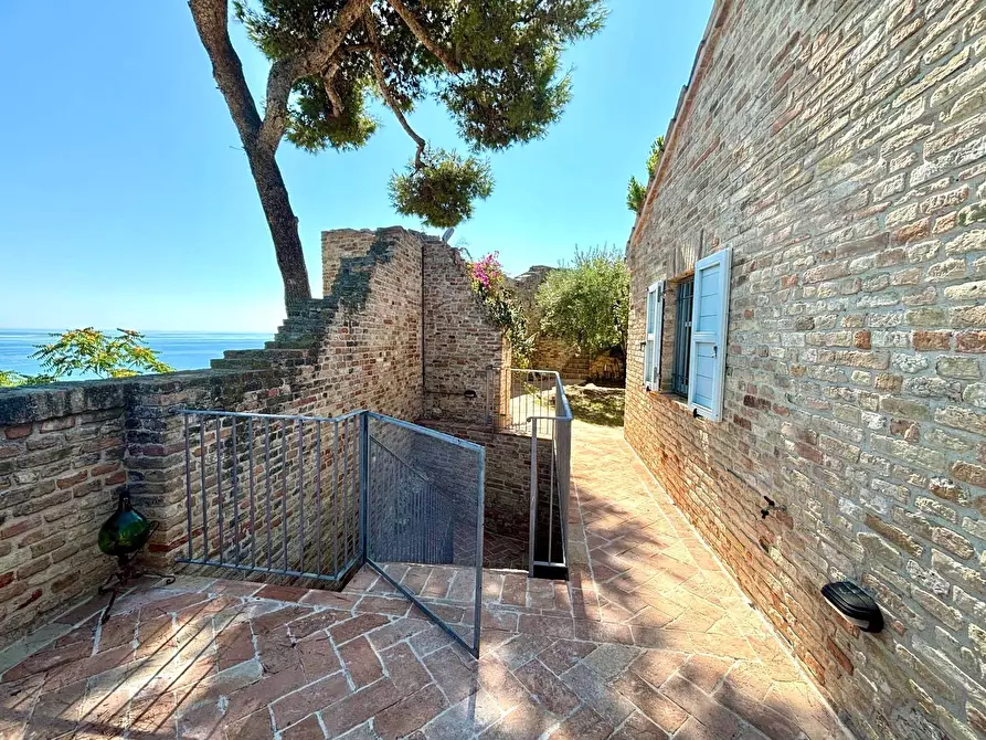 Immagine 31 di Villa in vendita  a Cupra Marittima