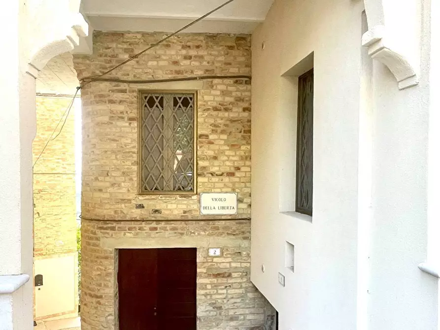 Immagine 2 di Casa indipendente in vendita  in piazza della liberta 18 a Acquaviva Picena