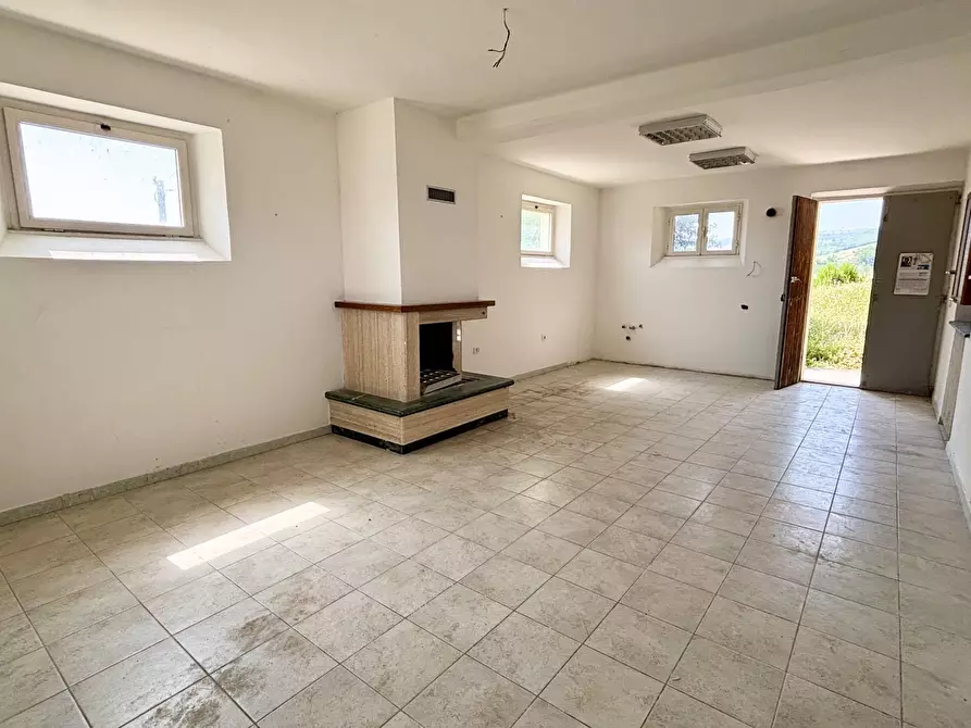 Immagine 8 di Casa indipendente in vendita  in contrada san venanzio a Castignano