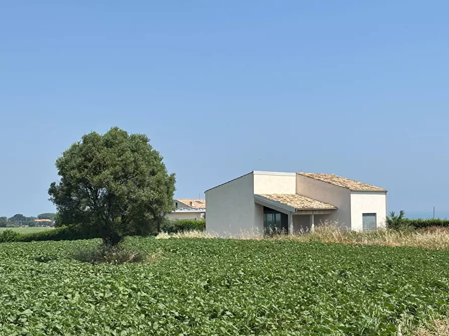 Immagine 1 di Villa in vendita  in contrada pescolla a Porto Sant'elpidio