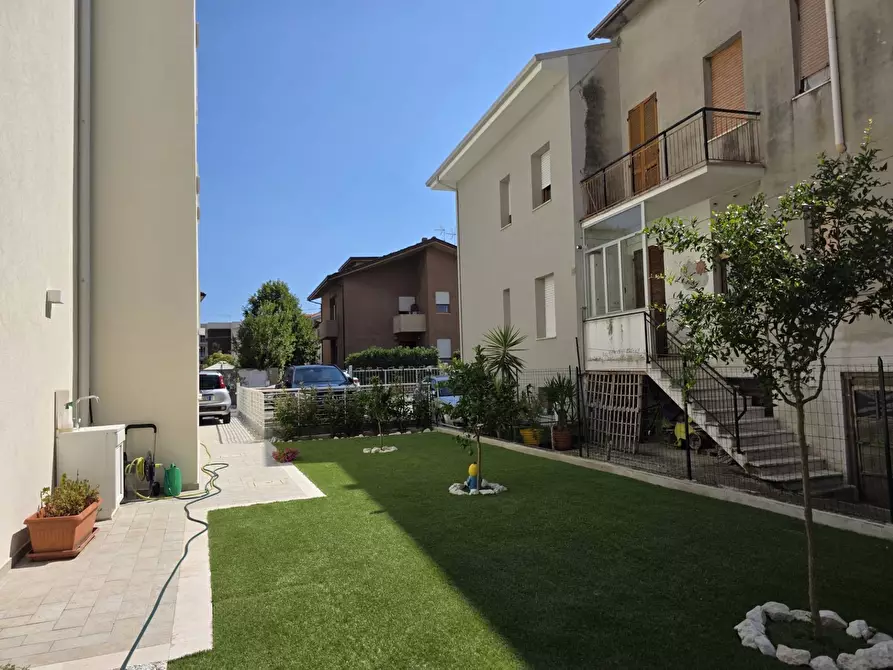 Immagine 12 di Appartamento in vendita  in via bragadin a Civitanova Marche