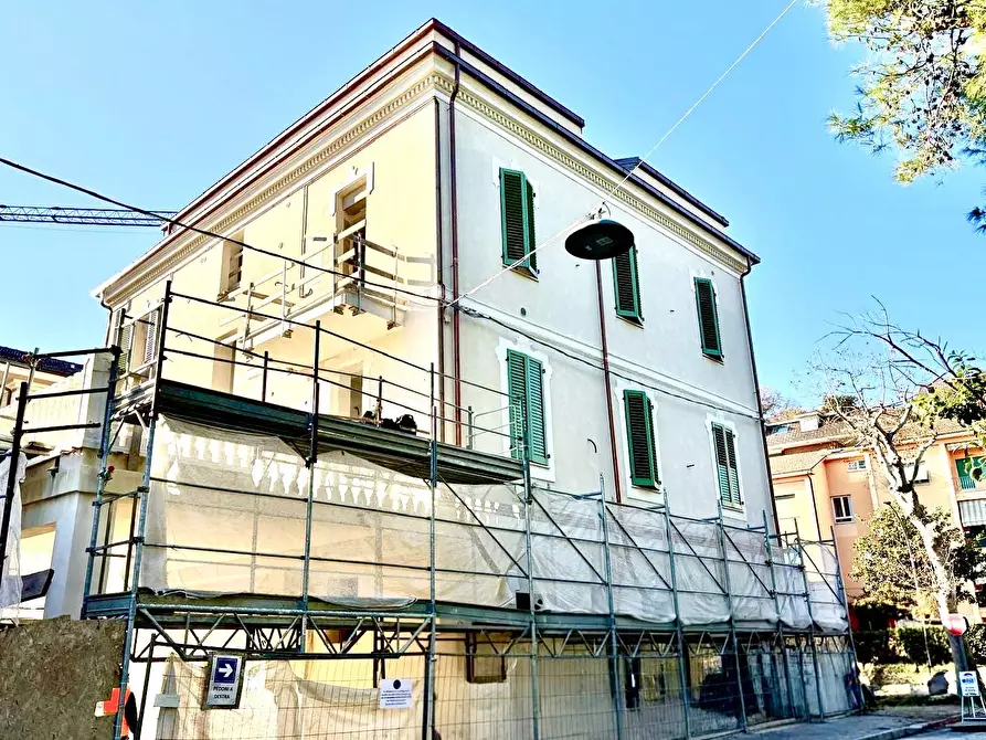 Immagine 1 di Appartamento in vendita  in via cesare battisti a Grottammare