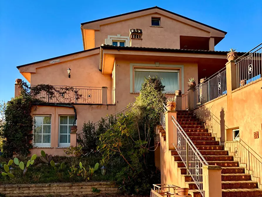 Immagine 2 di Villa in vendita  in contrada cavallino a Civitanova Marche