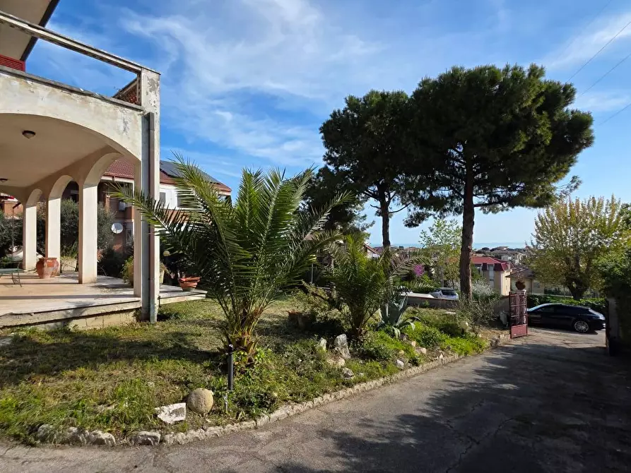 Immagine 7 di Villa in vendita  in via donizetti a Porto San Giorgio