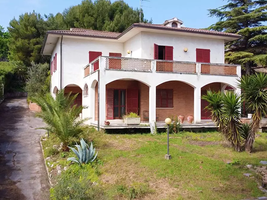 Immagine 1 di Villa in vendita  in via donizetti a Porto San Giorgio
