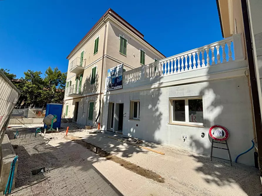 Immagine 3 di Appartamento in vendita  in via cesare battisti a Grottammare