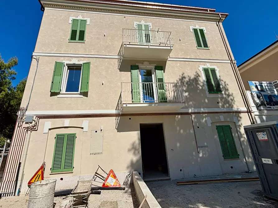 Immagine 4 di Appartamento in vendita  in via cesare battisti a Grottammare