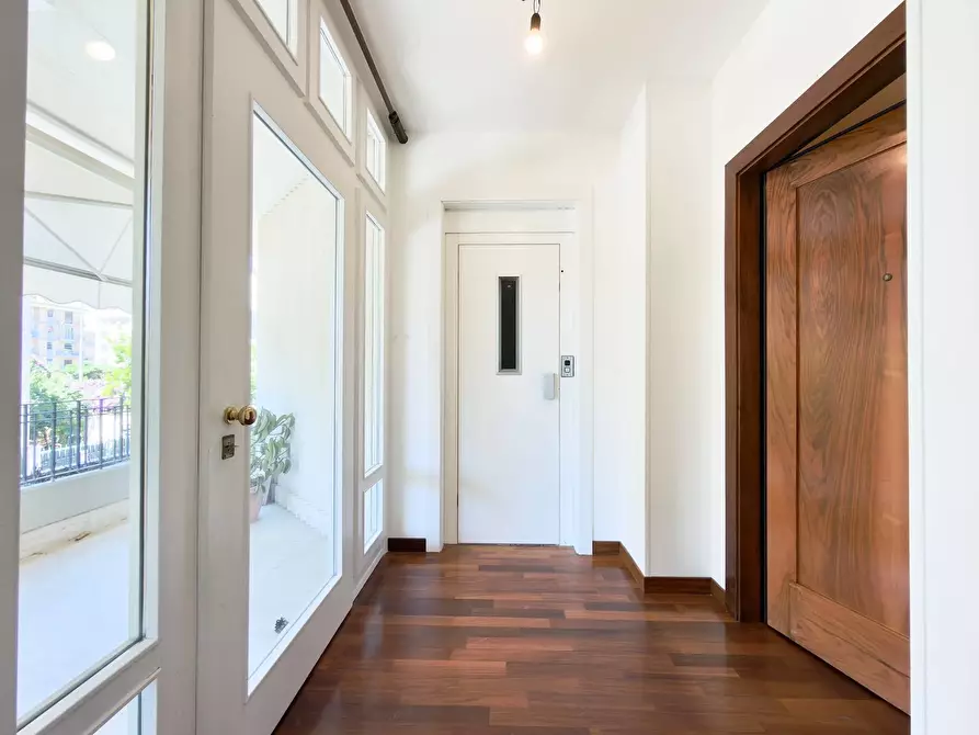 Immagine 31 di Villa in vendita  in via trento 91 a San Benedetto Del Tronto