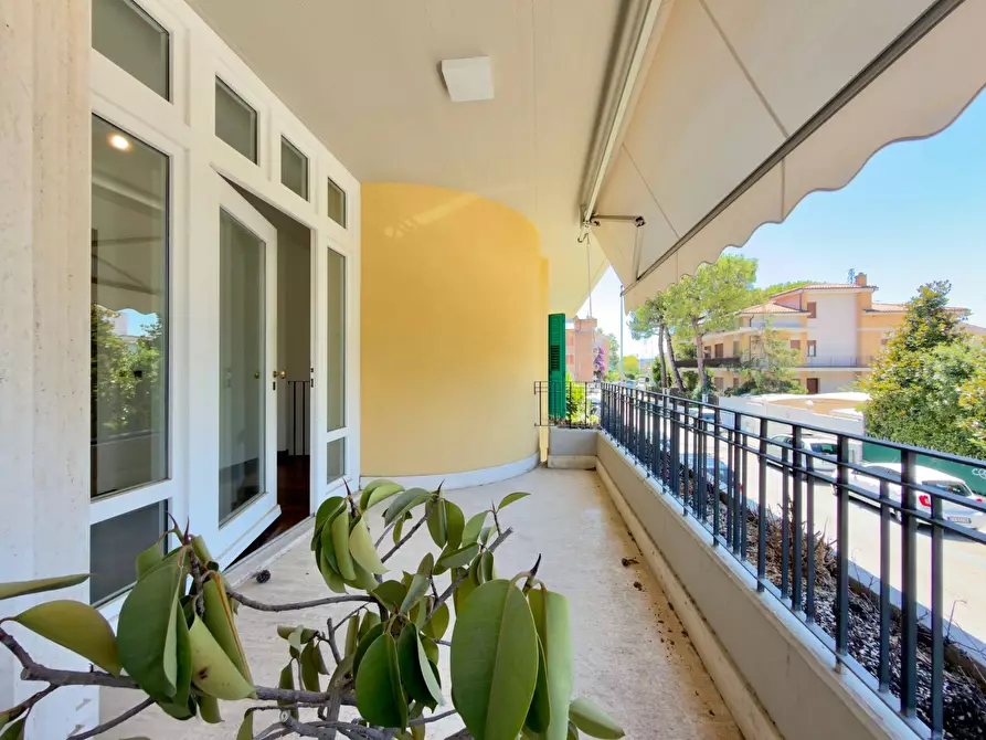 Immagine 42 di Villa in vendita  in via trento 91 a San Benedetto Del Tronto