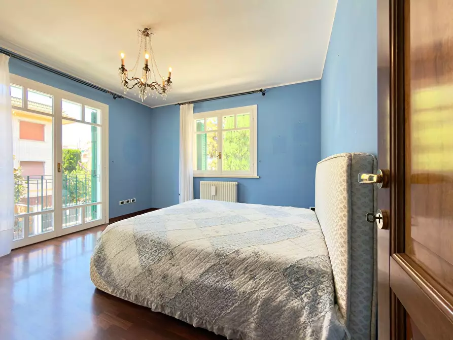 Immagine 43 di Villa in vendita  in via trento 91 a San Benedetto Del Tronto