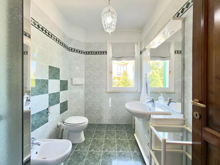 Immagine 52 di Villa in vendita  in via trento 91 a San Benedetto Del Tronto