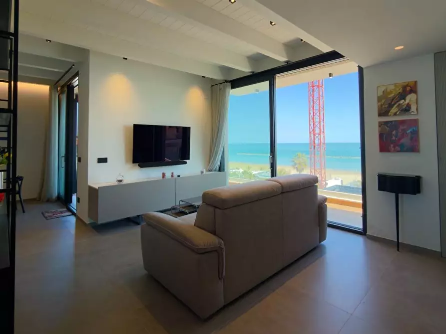 Immagine 2 di Appartamento in vendita  in viale marconi a San Benedetto Del Tronto