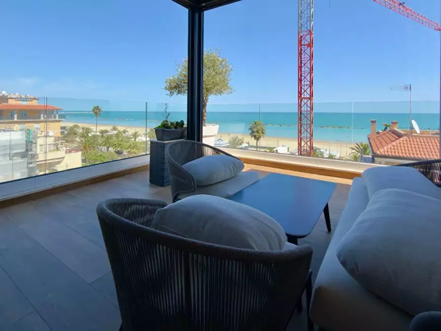 Immagine 4 di Appartamento in vendita  in viale marconi a San Benedetto Del Tronto