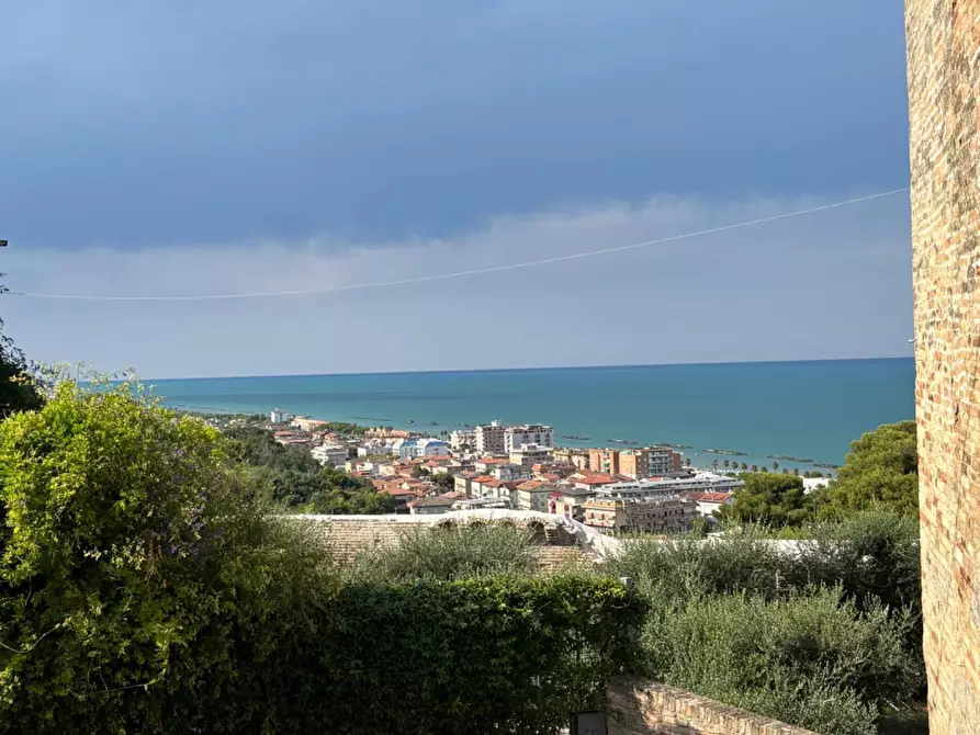 Immagine 2 di Casa indipendente in vendita  a Cupra Marittima