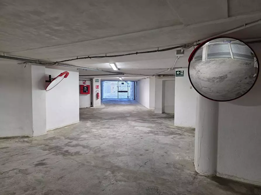 Immagine 4 di Box auto in vendita  a Civitanova Marche