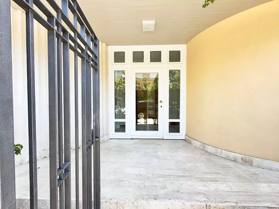 Immagine 34 di Villa in vendita  in via trento 91 a San Benedetto Del Tronto