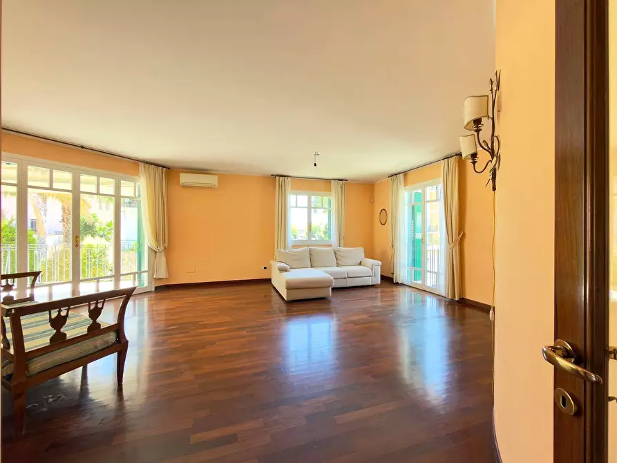 Immagine 4 di Villa in vendita  in via trento 91 a San Benedetto Del Tronto