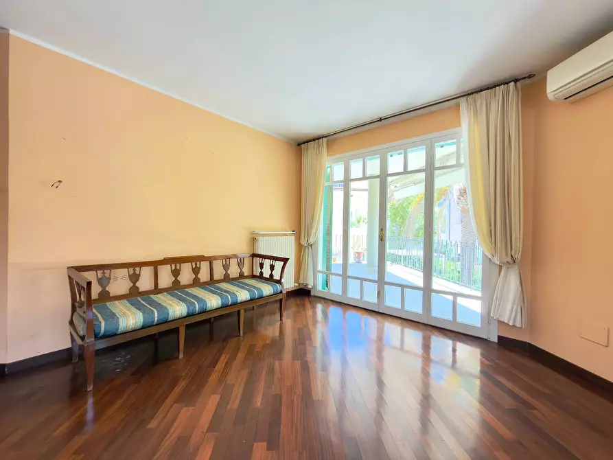 Immagine 5 di Villa in vendita  in via trento 91 a San Benedetto Del Tronto