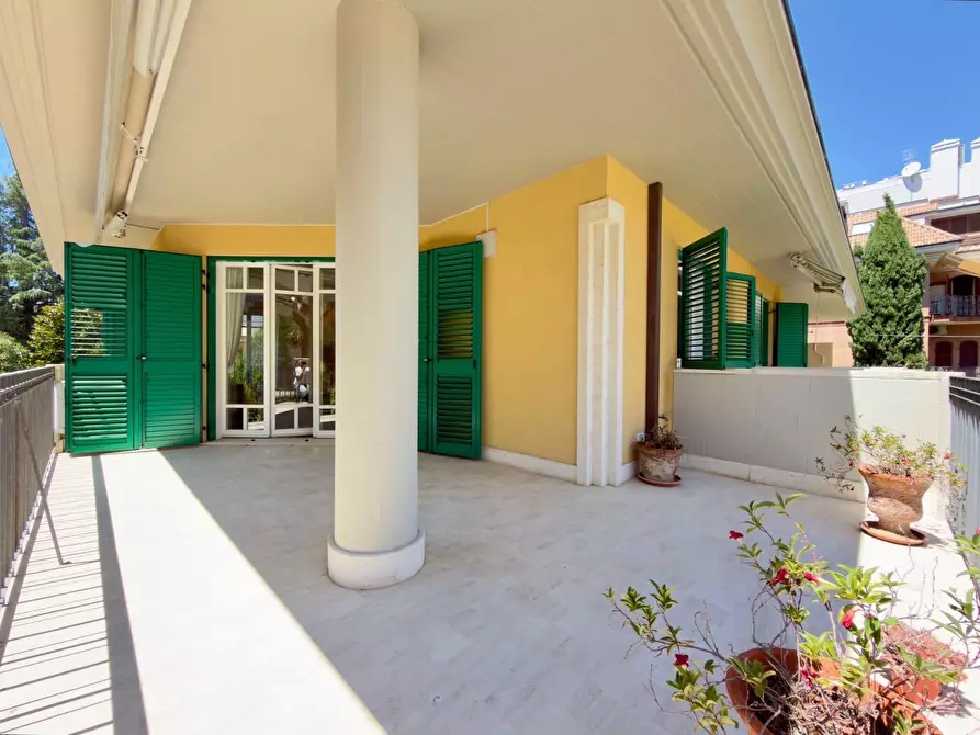 Immagine 6 di Villa in vendita  in via trento 91 a San Benedetto Del Tronto