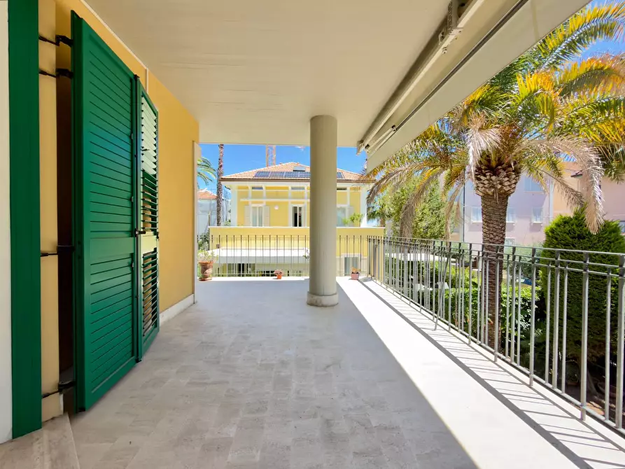 Immagine 7 di Villa in vendita  in via trento 91 a San Benedetto Del Tronto
