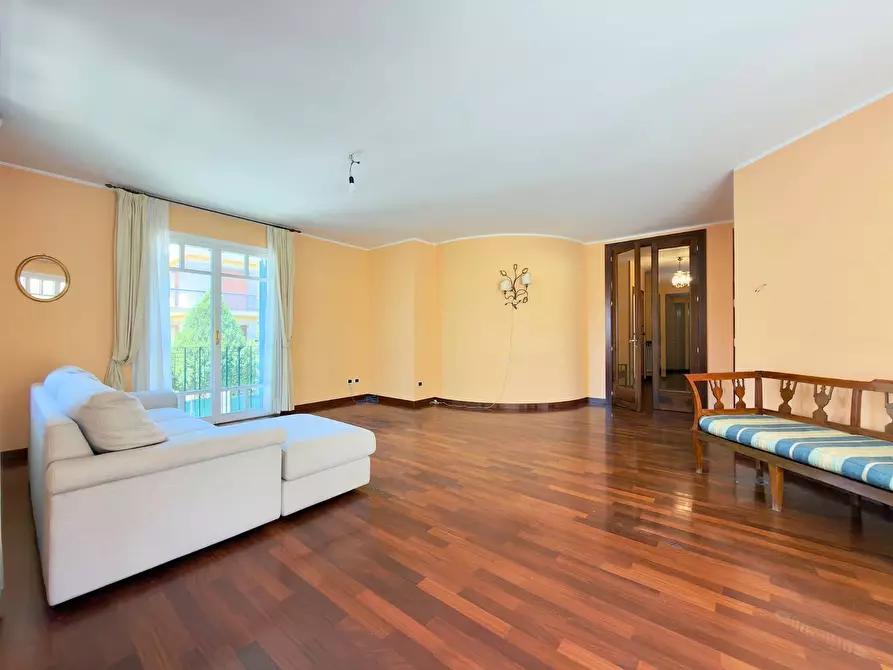 Immagine 9 di Villa in vendita  in via trento 91 a San Benedetto Del Tronto
